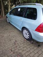 samochód marki Pugeot