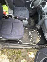 samochód w czarnym kolorze