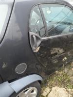 samochód w czarnym kolorze