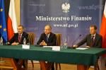 Zdjęcie przedstawia konferencję prasową zorganizowaną w Ministerstwie Finansów, na której pojawili się przedstawiciele MF.